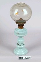 藏品(彩繪玻璃立柱式煤油燈)的圖片