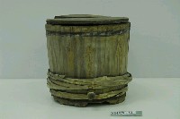 藏品(粗竹篾繞箍木製中型醬油桶)的圖片