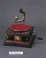 藏品(勝利牌留聲機)的圖片