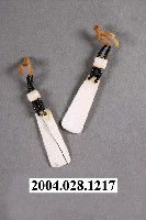 藏品(梯形貝片珠串耳飾組)的圖片