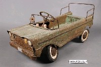 藏品(綠色鐵製汽車玩具)的圖片