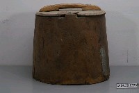 藏品(附蓋木桶)的圖片