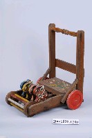 藏品(兒童學步推車)的圖片