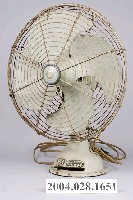 藏品(大同製鋼機械公司製白漆鐵製電風扇)的圖片