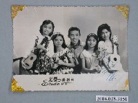 藏品(文夏與四姊妹合唱團明星照片)的圖片