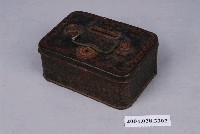 藏品(鐵盒造型存錢筒)的圖片