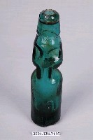 藏品(藍綠色圓柱形彈珠汽水玻璃瓶)的圖片