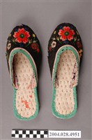 藏品(黑絨布客家刺繡拖鞋)的圖片