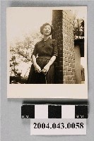 藏品(女子倚磚柱獨照)的圖片