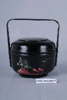 藏品(黑地山水紋檳榔漆籃)的圖片