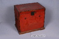 藏品(木製方型朱紅戲箱)的圖片