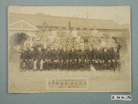 藏品(昭和16年大溪公學校高等科第17回畢業合照)的圖片