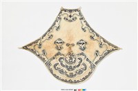 藏品(米米白地彩繡瓶花紋下端寬形肚兜)的圖片