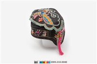 藏品(黑地蝴蝶花卉紋刺繡碗帽)的圖片