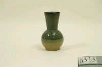 藏品(公館窯綠釉刻花花瓶)的圖片