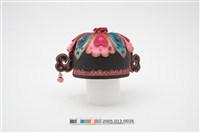 藏品(黑地盤金珠飾童帽)的圖片