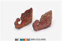 藏品(大紅桃紅色地繡花翹頭嬰兒鞋)的圖片