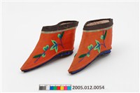 藏品(紅地繡花平底弓鞋)的圖片