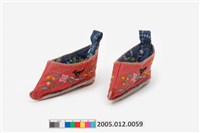 藏品(紅地繡花弓鞋)的圖片