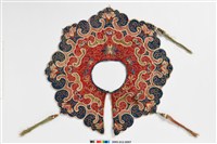 藏品(青紅絲緞如意彩繡雲肩)的圖片