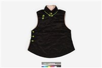 藏品(黑絲質大襟花扣女背心)的圖片