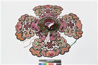 藏品(多彩絲綢四合如意彩繡雲肩)的圖片