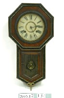 藏品(日本明治時計株式會社製八角木質掛鐘組)的圖片