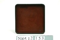 藏品(褐黑雙色方形高腳餐盤)的圖片