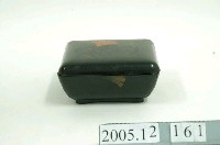 藏品(黑地銀杏紋糕餅盒)的圖片