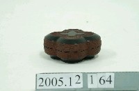 藏品(黑地剔犀花形漆盒)的圖片