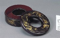 藏品(黑地描金龍鳳戲珠環形漆盒)的圖片