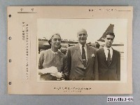 藏品(王氏攝影社攝「美國新任駐華大使賴特與夫人及公子威廉」照片)的圖片