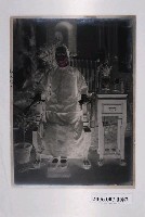 藏品(坐在椅子上的老婦人玻璃底片)的圖片