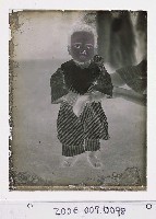 藏品(持碗孩童照玻璃底片)的圖片