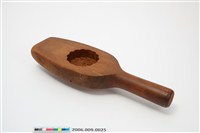 藏品(六甲協勝酒瓶形單面雕椰樹海鷗紋帶柄餅印)的圖片