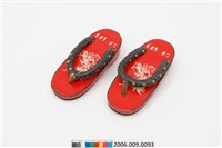 藏品(朱漆七龍珠日式兒童木屐)的圖片