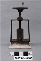 藏品(軟膏填充機)的圖片