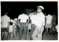 藏品(看露天影片情景)的圖片