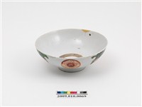 藏品(白瓷釉上彩團花紋碗)的圖片