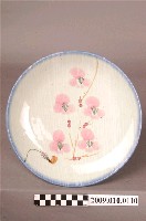 藏品(青瓷彩繪花卉紋圓盤)的圖片