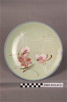 藏品(青瓷彩繪花卉紋圓盤)的圖片