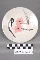 藏品(臺灣鶯歌產花卉紋碟)的圖片