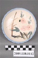 藏品(手繪粉紅釉花卉紋花口盤)的圖片