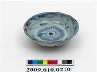 藏品(青花捲草團菊紋盤)的圖片