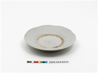 藏品(白釉花口碟)的圖片
