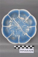 藏品(釉上彩繪公雞茶花紋八瓣形湯碗)的圖片