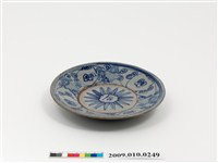 藏品(青花纏枝花卉星芒紋盤)的圖片