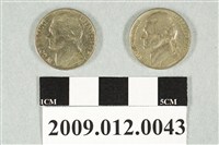 藏品(1946年和1994年美國鑄幣局發行美國伍分硬幣)的圖片