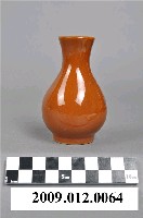 藏品(褐釉花瓶)的圖片