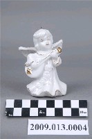 藏品(描金彈琴天使陶瓷玩偶)的圖片